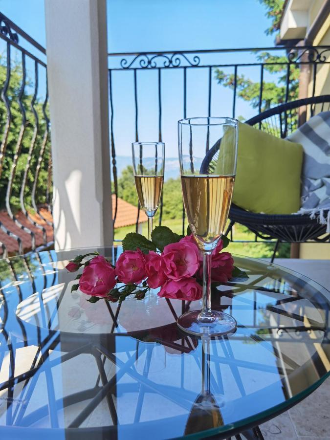 Apartment Luce Pićan Eksteriør billede