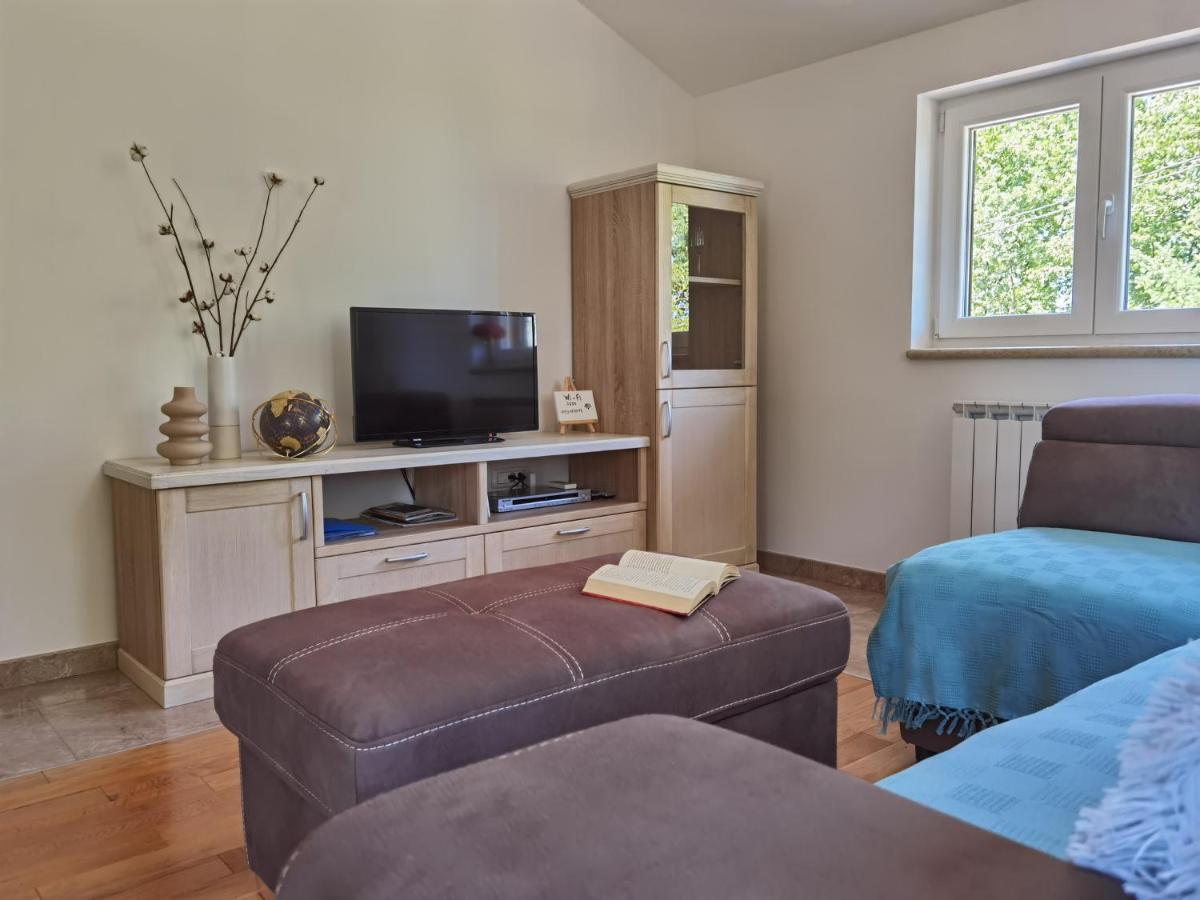 Apartment Luce Pićan Eksteriør billede